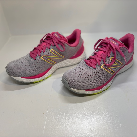 New Balance Shoes - Women’s New Balance Fresh Foam 880v11 running shoes size 5.5